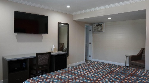 Sea Breeze Inn image 4