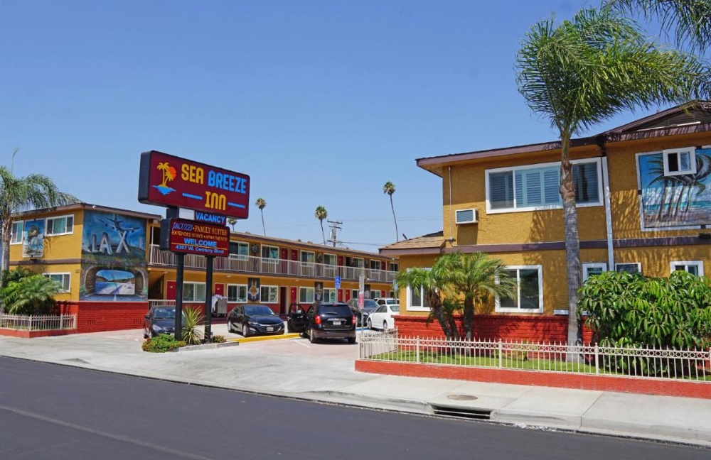 Sea Breeze Inn Image 45